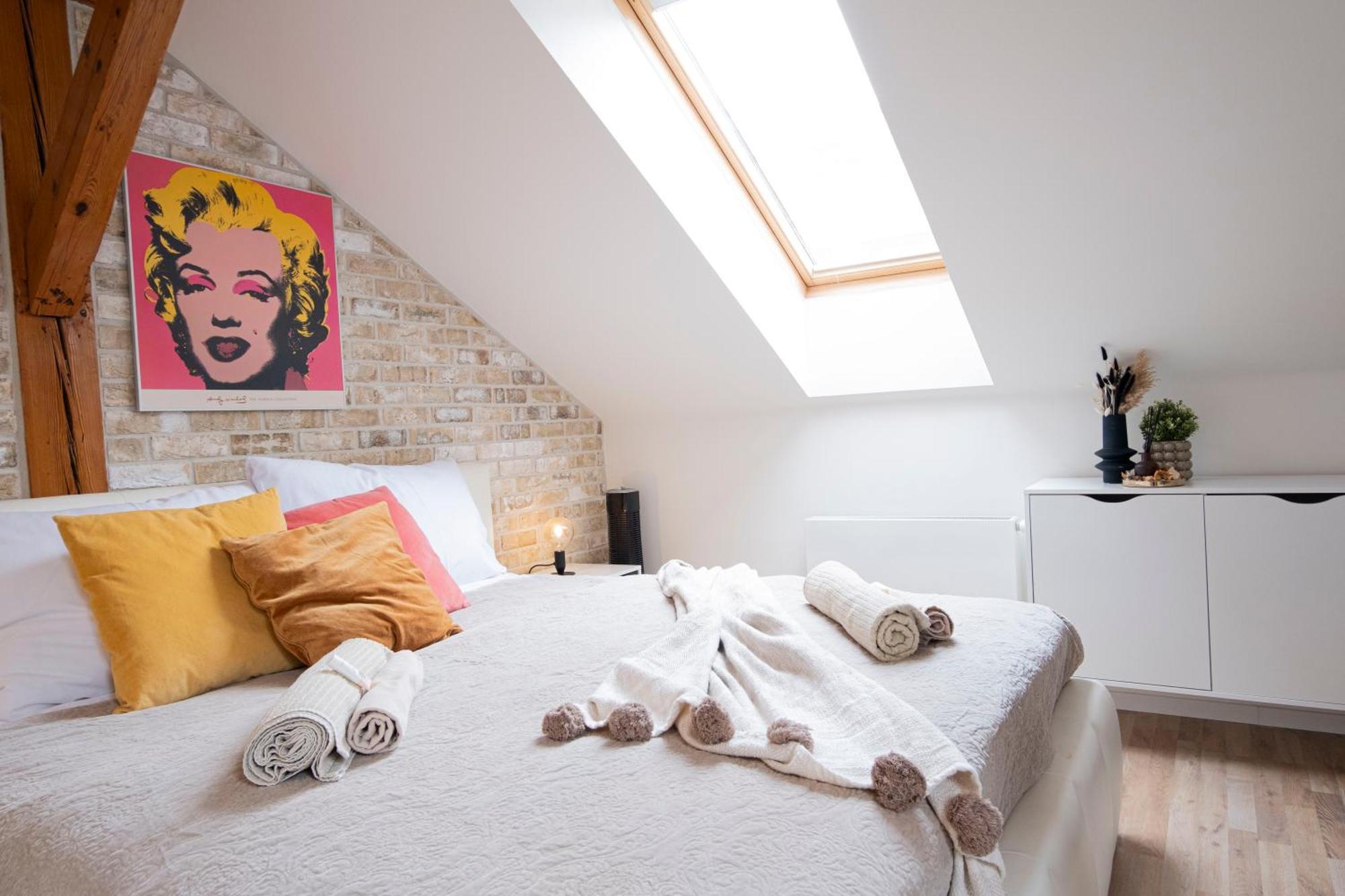 Marilyn Monroe With Ac In Center * פראג